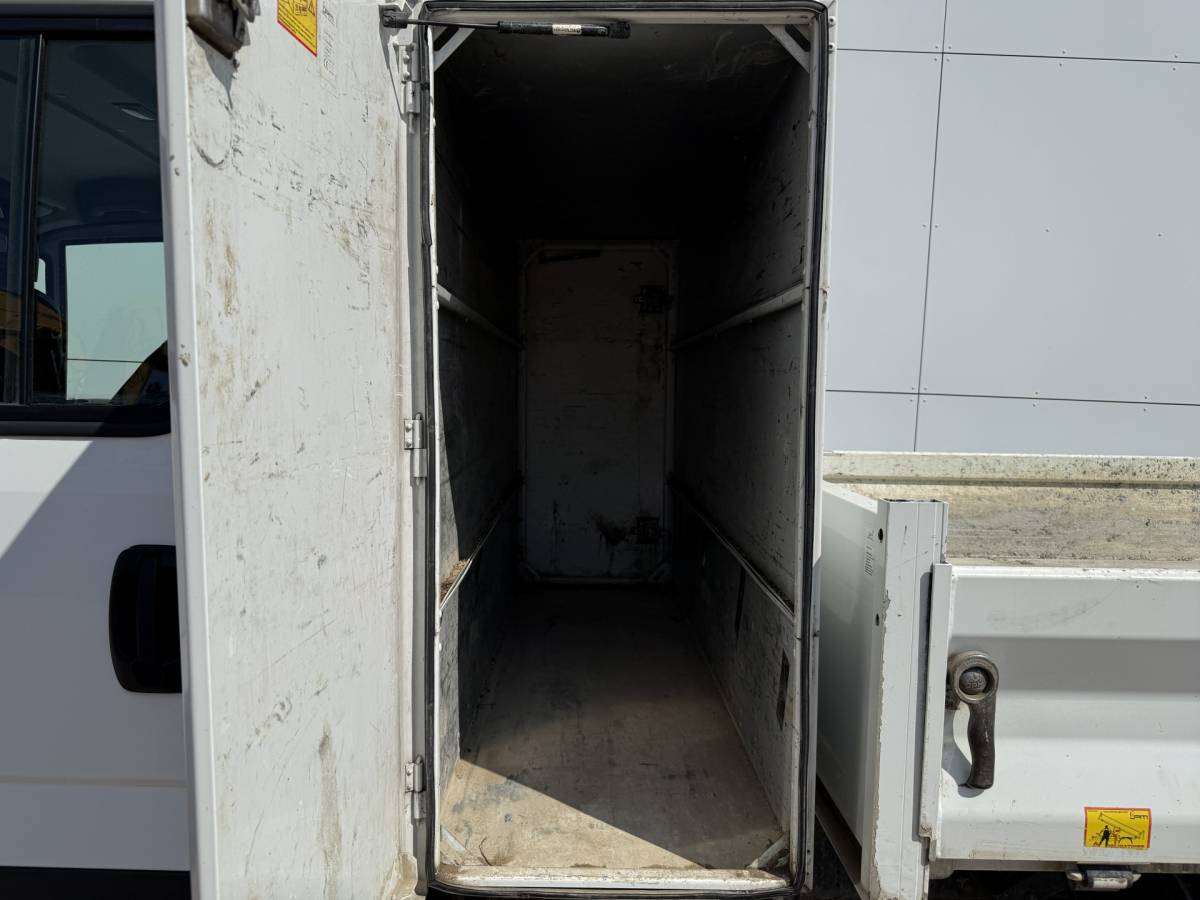 Iveco Daily Iveco Daily 35C16 3.0 Dubbele Cabine Kipper Dubbellucht 3,5t Trekhaak 6 Stoelen Airco Cruise Control Benne Tipper
