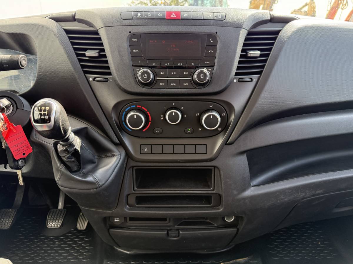 Iveco Daily Iveco Daily 35C16 3.0 Dubbele Cabine Kipper Dubbellucht 3,5t Trekhaak 6 Stoelen Airco Cruise Control Benne Tipper