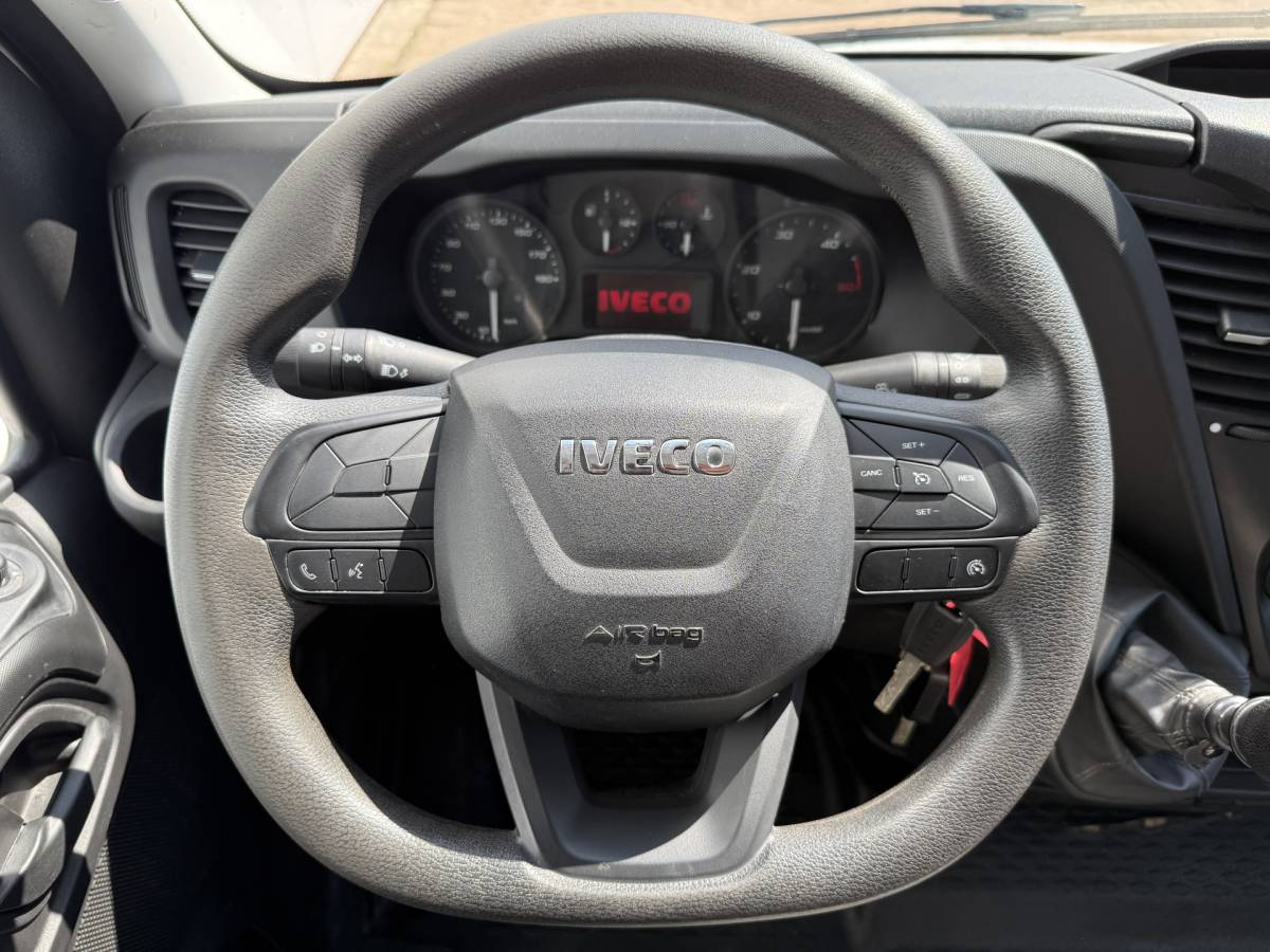 Iveco Daily Iveco Daily 35C16 3.0 Dubbele Cabine Kipper Dubbellucht 3,5t Trekhaak 6 Stoelen Airco Cruise Control Benne Tipper