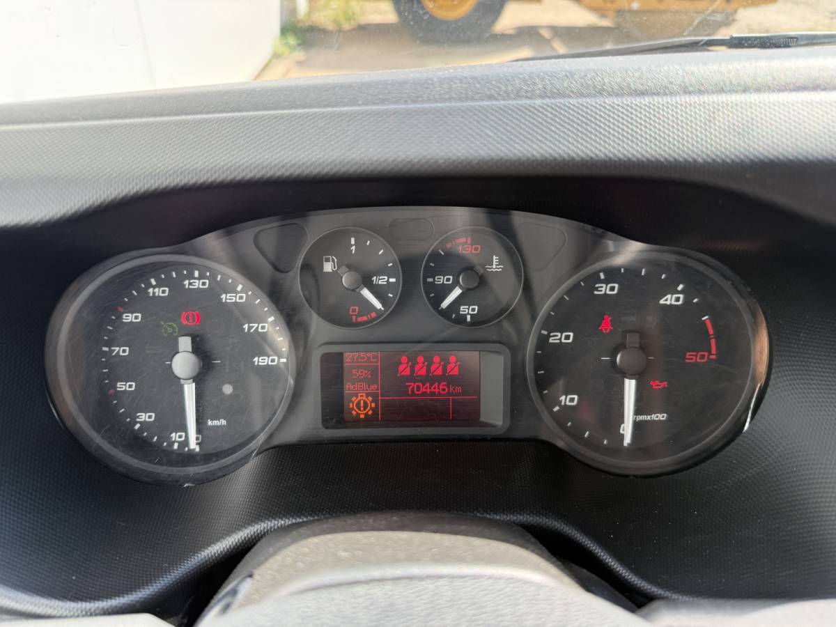Iveco Daily Iveco Daily 35C16 3.0 Dubbele Cabine Kipper Dubbellucht 3,5t Trekhaak 6 Stoelen Airco Cruise Control Benne Tipper