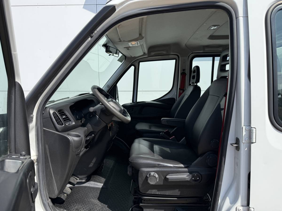 Iveco Daily Iveco Daily 35C16 3.0 Dubbele Cabine Kipper Dubbellucht 3,5t Trekhaak 6 Stoelen Airco Cruise Control Benne Tipper