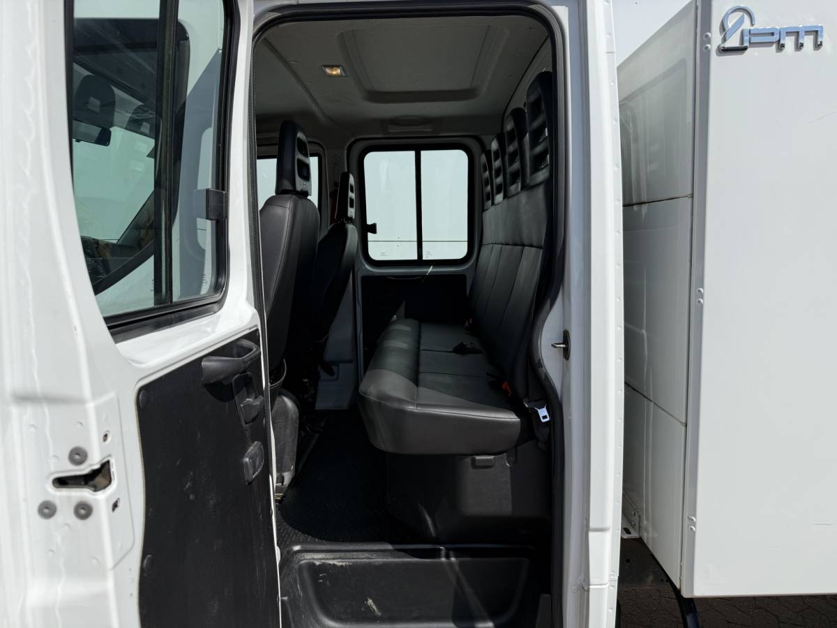 Iveco Daily Iveco Daily 35C16 3.0 Dubbele Cabine Kipper Dubbellucht 3,5t Trekhaak 6 Stoelen Airco Cruise Control Benne Tipper