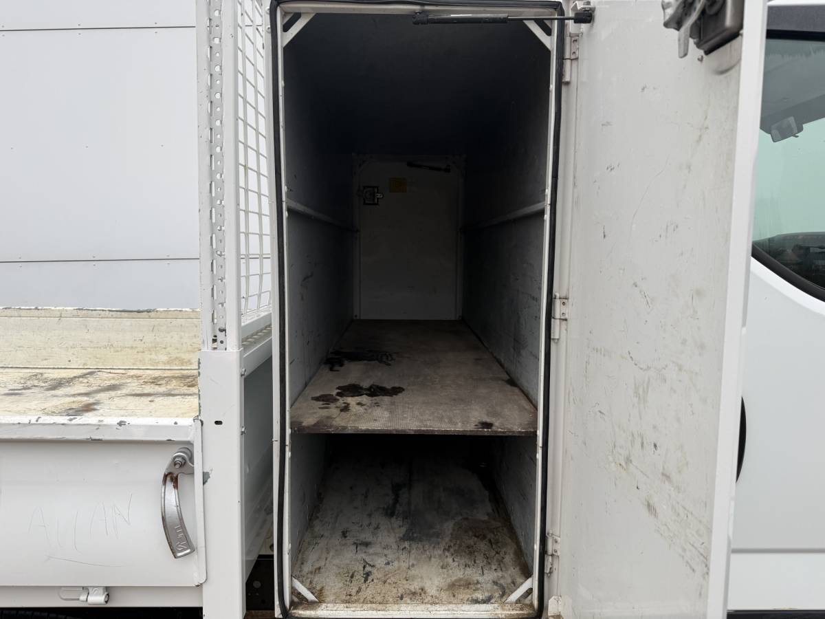 Iveco Daily Iveco Daily 35C16 3.0 L4 Kipper Dubbellucht Airco Cruise Control 3.5T Trekhaak Lederen bekleding Benne Tipper