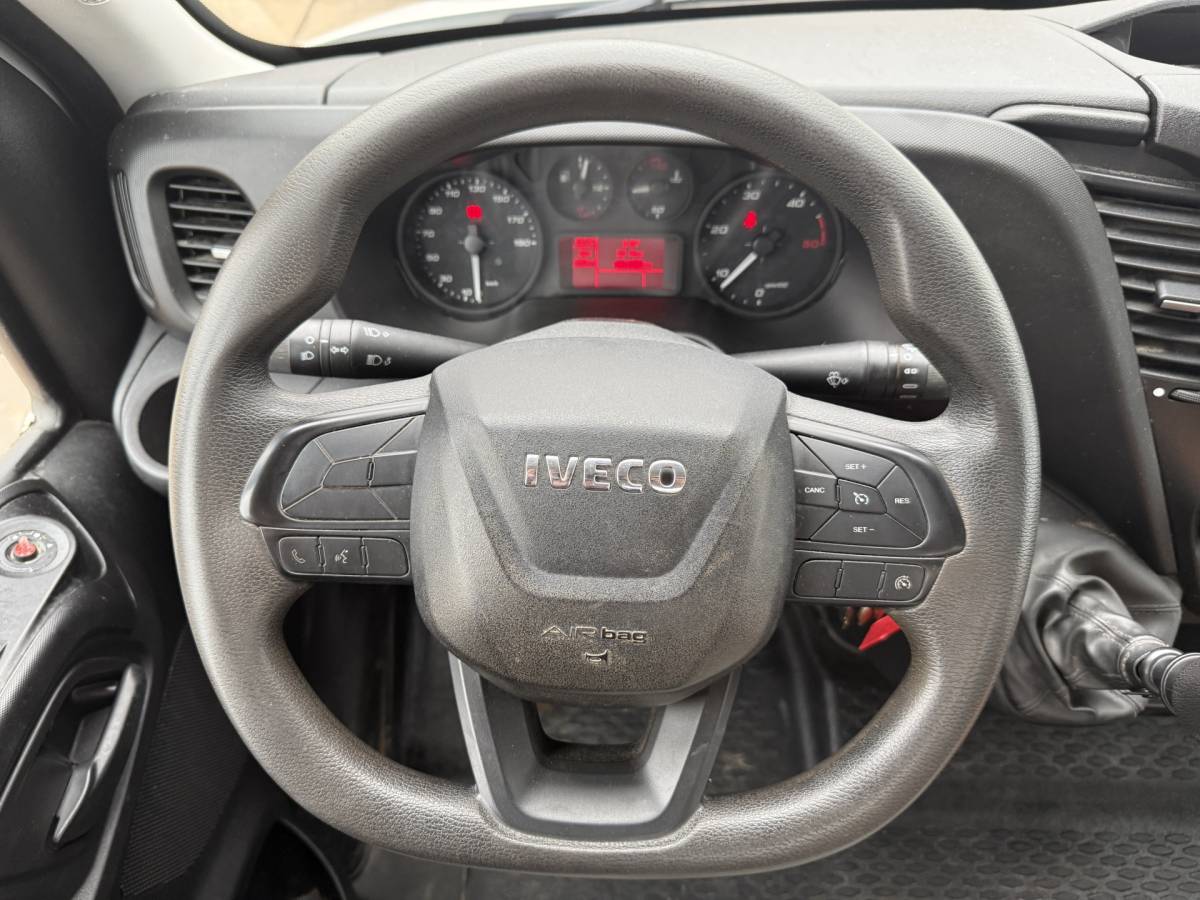 Iveco Daily Iveco Daily 35C16 3.0 L4 Kipper Dubbellucht Airco Cruise Control 3.5T Trekhaak Lederen bekleding Benne Tipper
