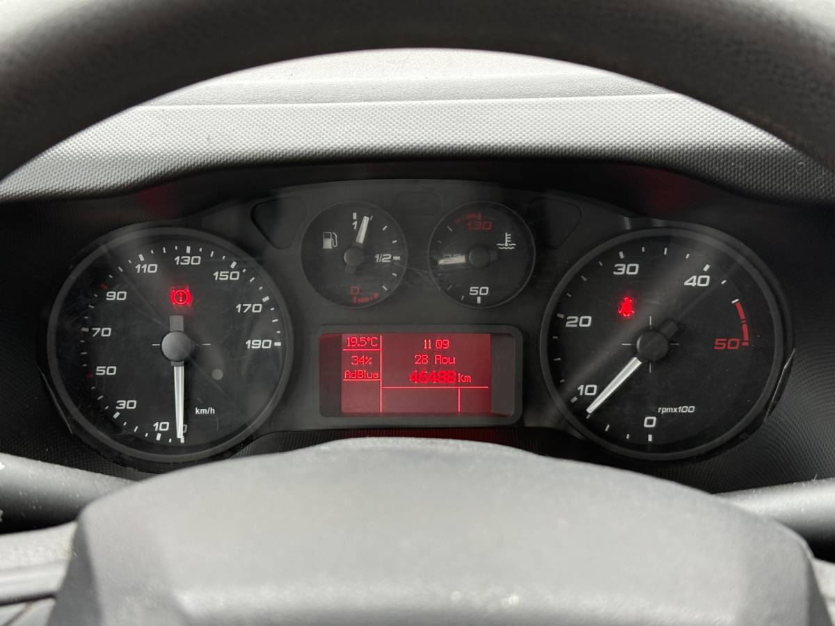 Iveco Daily Iveco Daily 35C16 3.0 L4 Kipper Dubbellucht Airco Cruise Control 3.5T Trekhaak Lederen bekleding Benne Tipper
