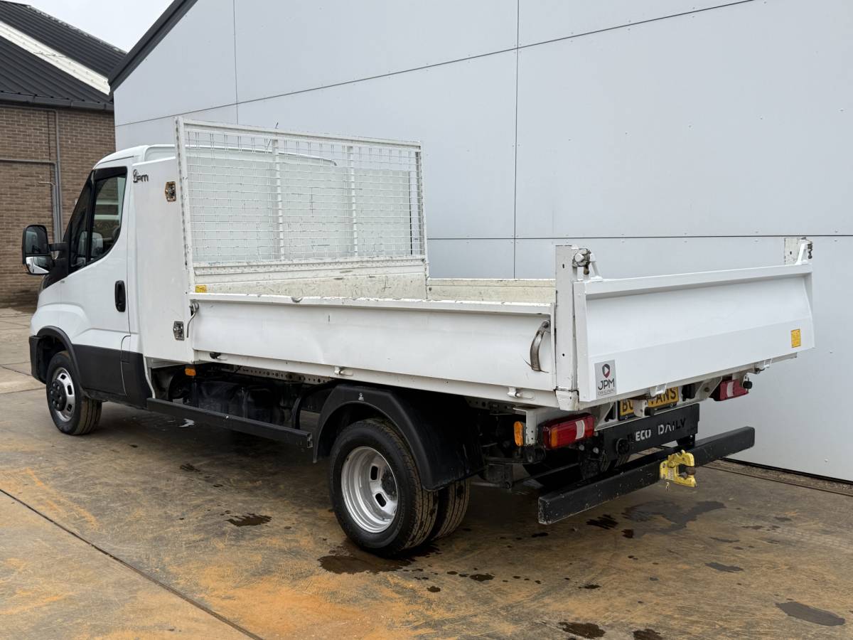 Iveco Daily Iveco Daily 35C16 3.0 L4 Kipper Dubbellucht Airco Cruise Control 3.5T Trekhaak Lederen bekleding Benne Tipper