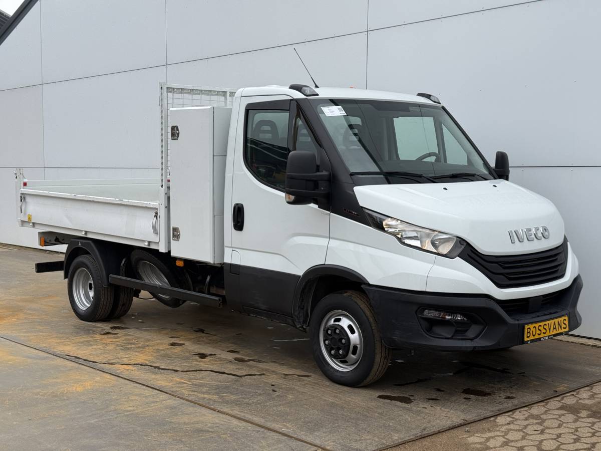 Iveco Daily Iveco Daily 35C16 3.0 L4 Kipper Dubbellucht Airco Cruise Control 3.5T Trekhaak Lederen bekleding Benne Tipper