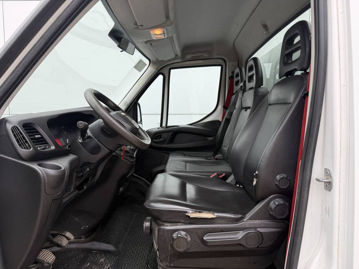Iveco Daily Iveco Daily 35C16 3.0 L4 Kipper Dubbellucht Airco Cruise Control 3.5T Trekhaak Lederen bekleding Benne Tipper