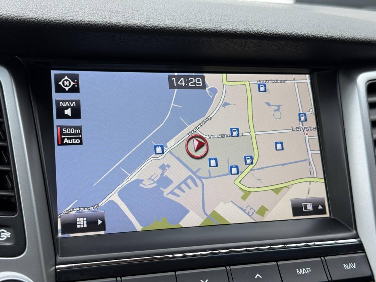 Hyundai Tucson Hyundai Tucson 1.6 GDi Comfort 1e Eigenaar|Navi|Camera|Clima|Stoelverwarming|Cruise|Trekhaak|Leder|6-bak|Nieuwe APK bij Aflevering