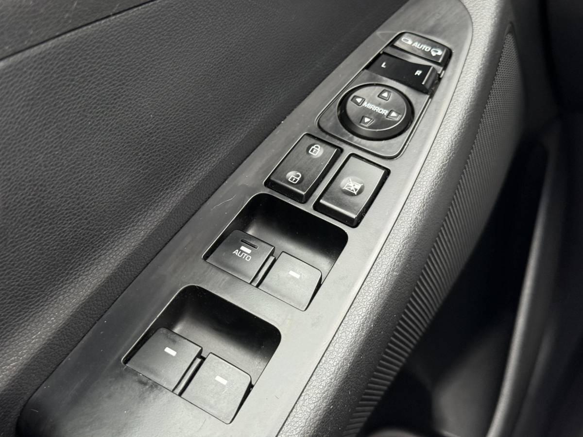 Hyundai Tucson Hyundai Tucson 1.6 GDi Comfort 1e Eigenaar|Navi|Camera|Clima|Stoelverwarming|Cruise|Trekhaak|Leder|6-bak|Nieuwe APK bij Aflevering