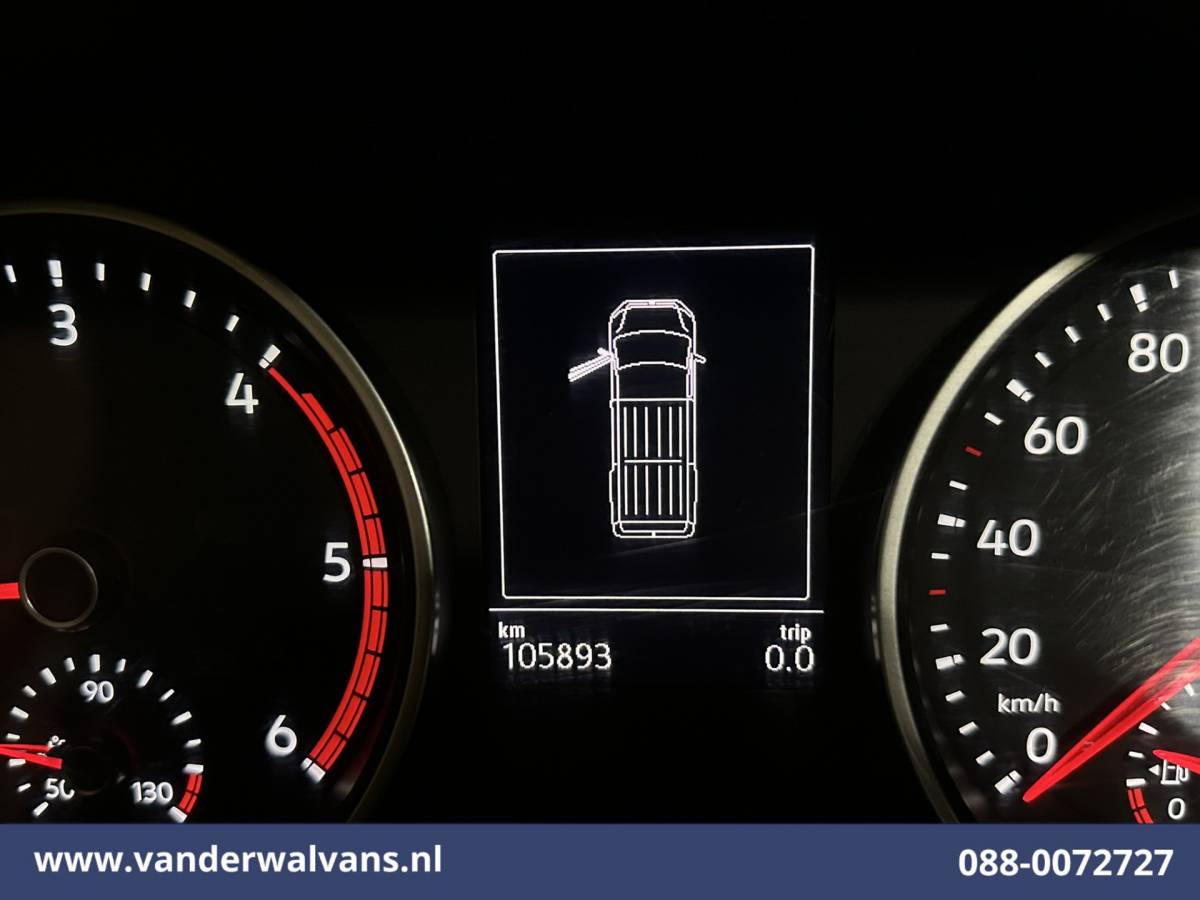 Volkswagen Crafter Volkswagen Crafter 2.0 TDI L3H2 L2H1 Euro6 Airco | Camera | Navigatie | Apple Carplay Parkeersensoren, Bijrijdersbank