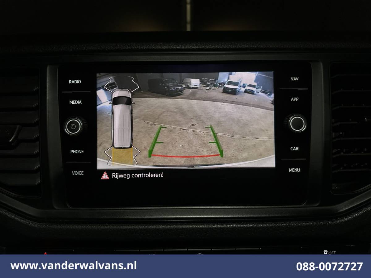 Volkswagen Crafter Volkswagen Crafter 2.0 TDI L3H2 L2H1 Euro6 Airco | Camera | Navigatie | Apple Carplay Parkeersensoren, Bijrijdersbank