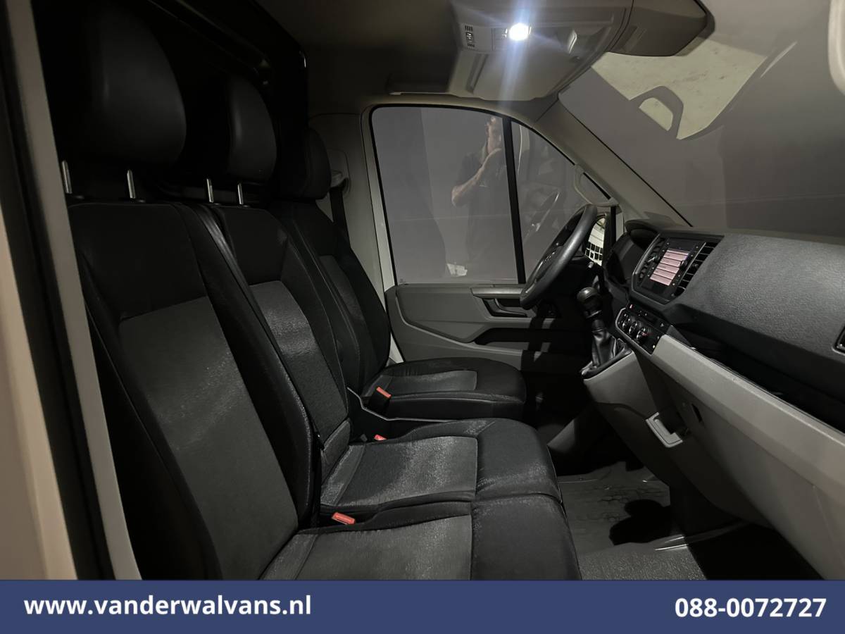 Volkswagen Crafter Volkswagen Crafter 2.0 TDI L3H2 L2H1 Euro6 Airco | Camera | Navigatie | Apple Carplay Parkeersensoren, Bijrijdersbank