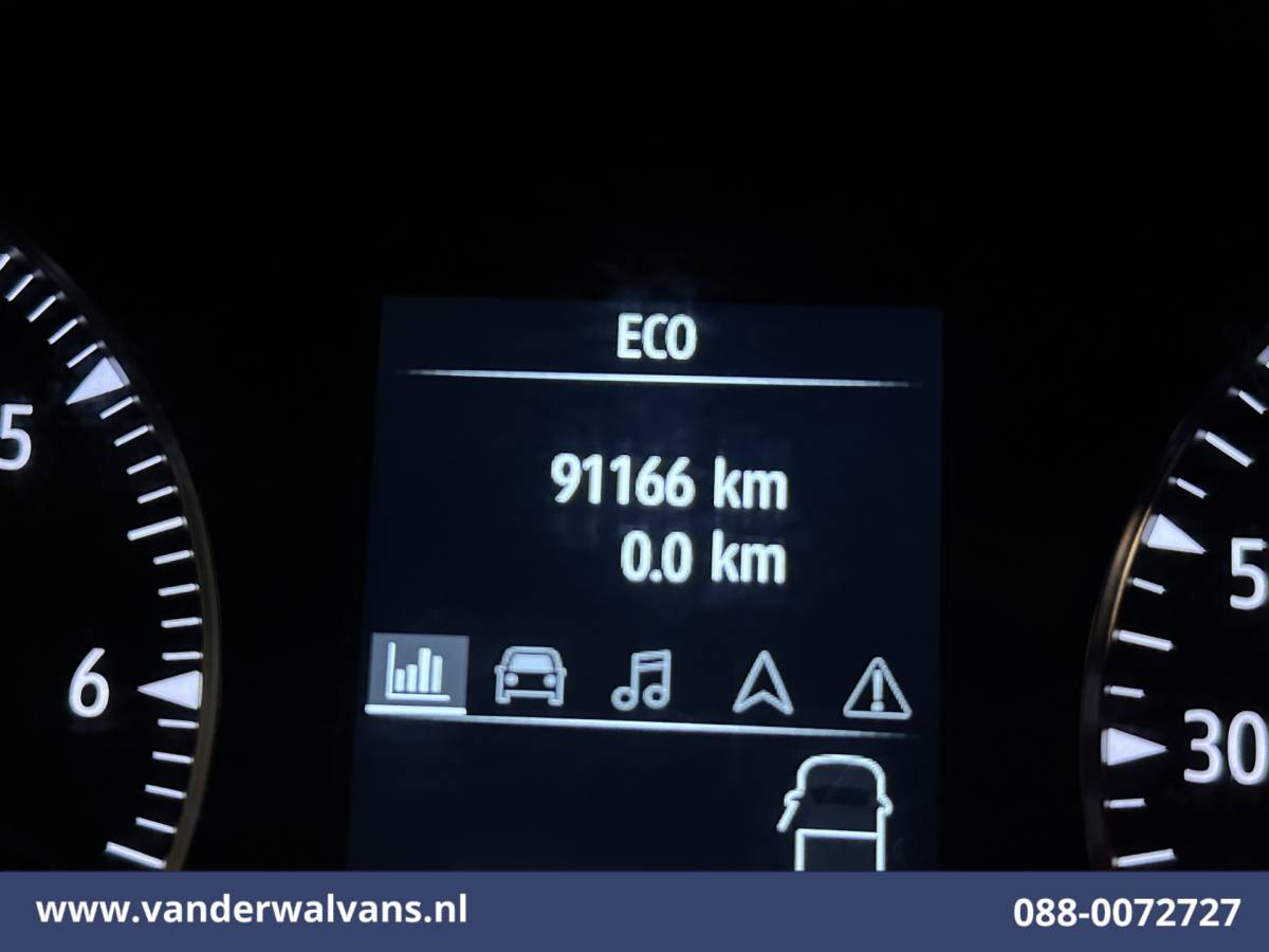Renault Trafic Renault Trafic 2.0 dCi 150pk L2H1 Euro6 Airco | Navigatie | Cruisecontrol | LED | Parkeersensoren Bijrijdersbank