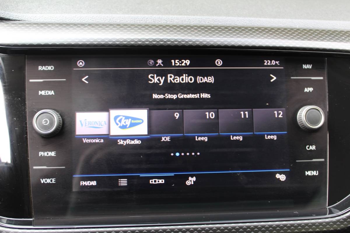 Volkswagen T-Cross Volkswagen T-Cross 1.0 TSI Life 110PK Automaat | Apple/Android Carplay | Trekhaak | Cruise Control