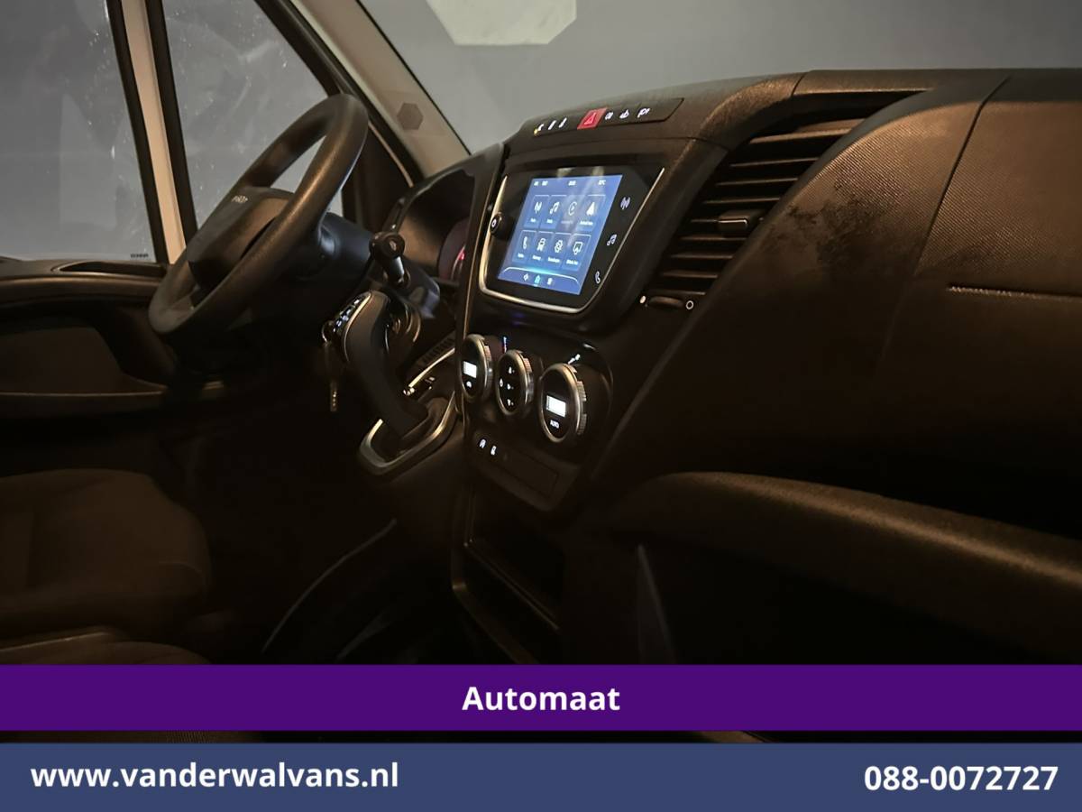 Iveco Daily Iveco Daily 35S16V 157pk Automaat L3H2 Euro6 Airco | Apple Carplay | Android Auto Parkeersensoren, Bijrijdersbank
