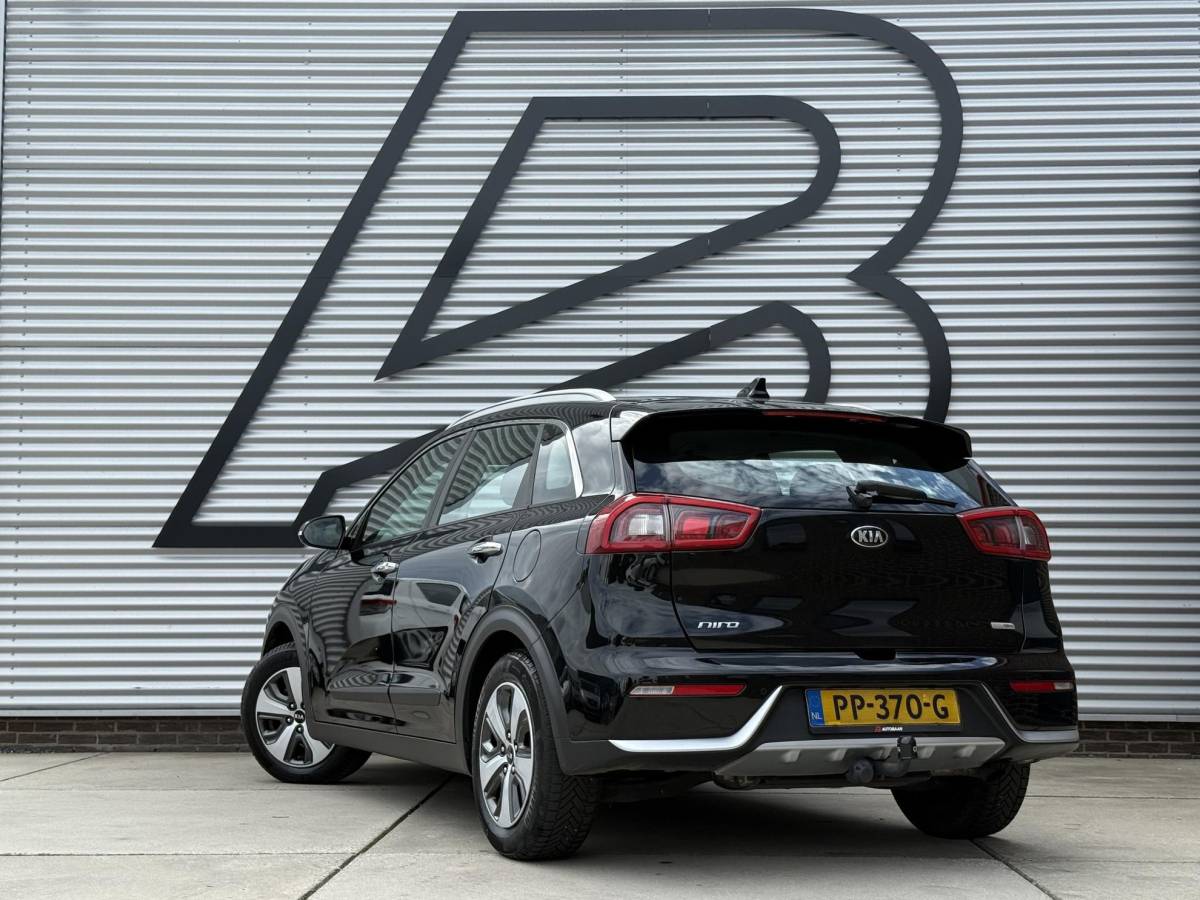 Kia Niro Kia Niro 1.6 GDi Hybrid DynamicLine 2e Eigenaar|Navi|Camera|Clima|Cruise|Carplay|Trekhaak|N.A.P|Nieuwe APK bij Aflevering