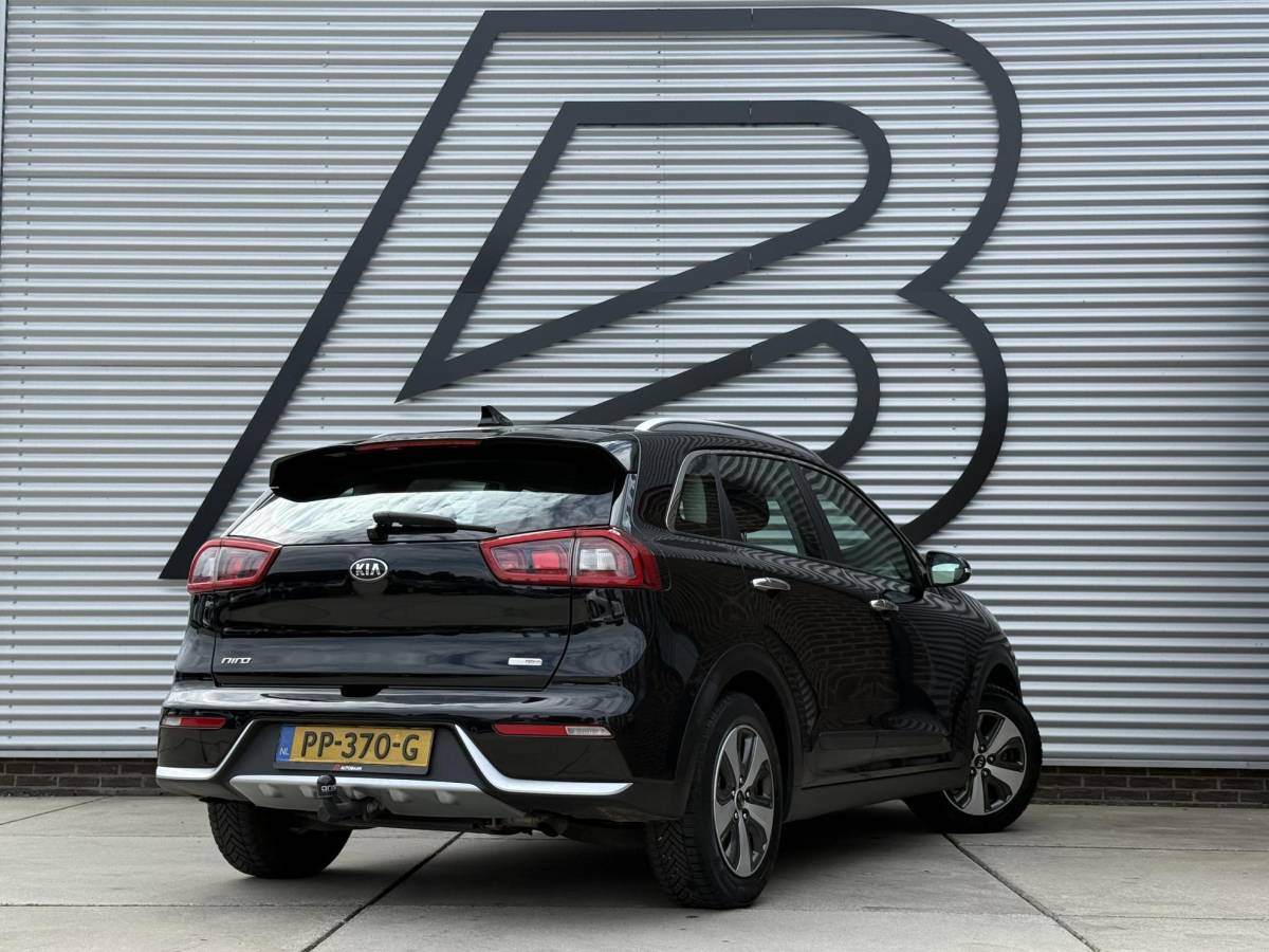 Kia Niro Kia Niro 1.6 GDi Hybrid DynamicLine 2e Eigenaar|Navi|Camera|Clima|Cruise|Carplay|Trekhaak|N.A.P|Nieuwe APK bij Aflevering
