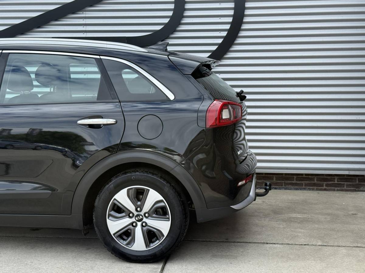 Kia Niro Kia Niro 1.6 GDi Hybrid DynamicLine 2e Eigenaar|Navi|Camera|Clima|Cruise|Carplay|Trekhaak|N.A.P|Nieuwe APK bij Aflevering
