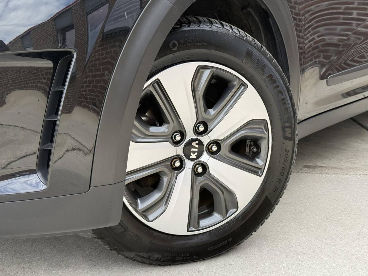 Kia Niro Kia Niro 1.6 GDi Hybrid DynamicLine 2e Eigenaar|Navi|Camera|Clima|Cruise|Carplay|Trekhaak|N.A.P|Nieuwe APK bij Aflevering