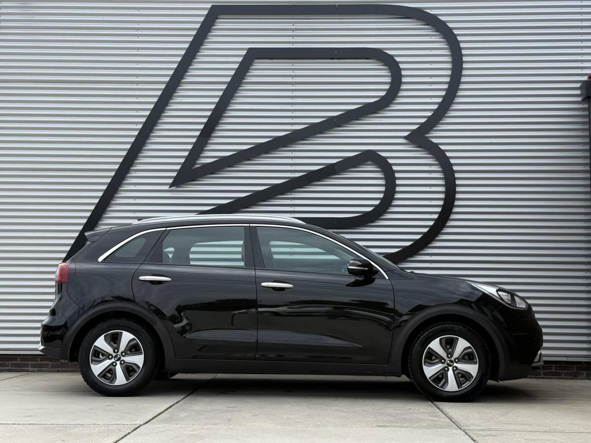 Kia Niro Kia Niro 1.6 GDi Hybrid DynamicLine 2e Eigenaar|Navi|Camera|Clima|Cruise|Carplay|Trekhaak|N.A.P|Nieuwe APK bij Aflevering