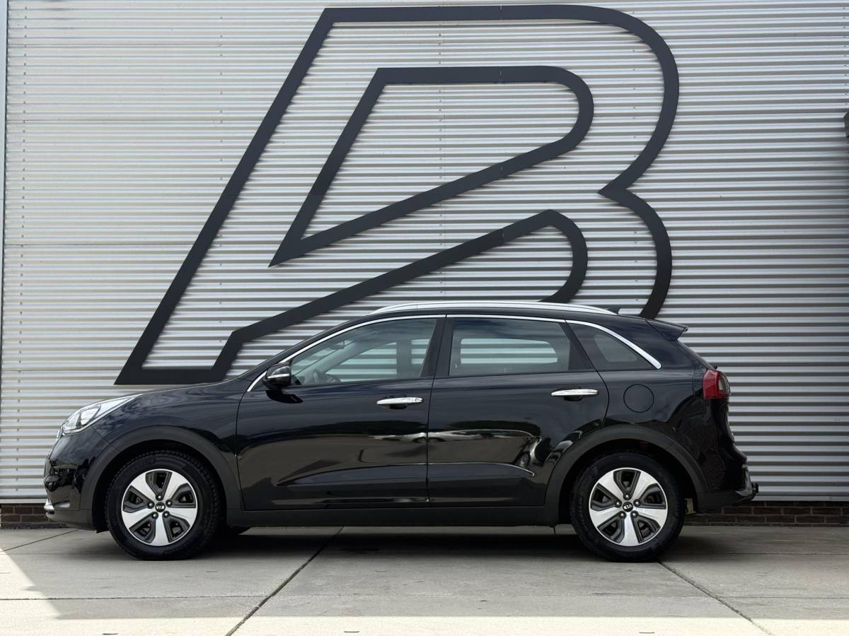 Kia Niro Kia Niro 1.6 GDi Hybrid DynamicLine 2e Eigenaar|Navi|Camera|Clima|Cruise|Carplay|Trekhaak|N.A.P|Nieuwe APK bij Aflevering