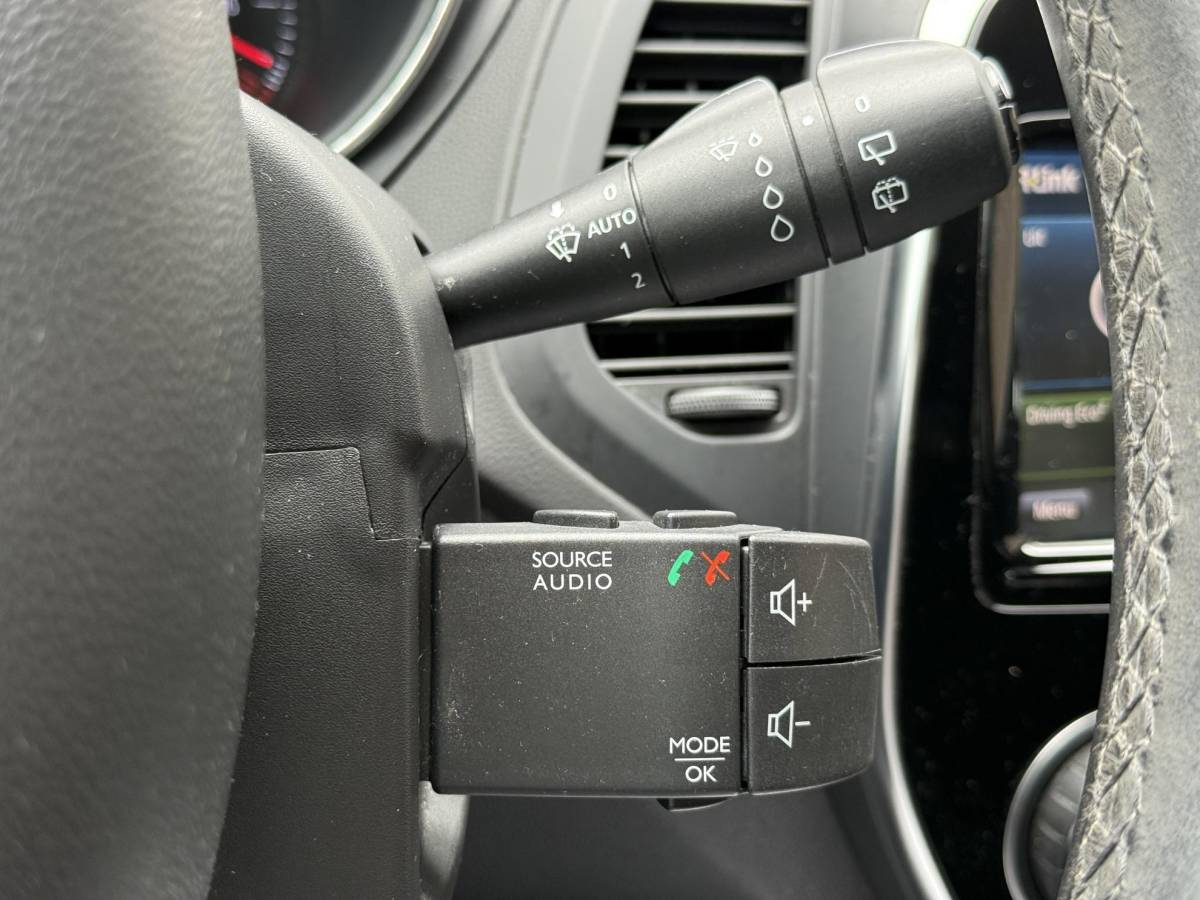 Renault Captur Renault Captur 0.9 TCe Intens 1e Eigenaar|Navi|Camera|Clima|Cruise|PDC|Keyless|Dealer Onderhouden|APK tot 05-2027