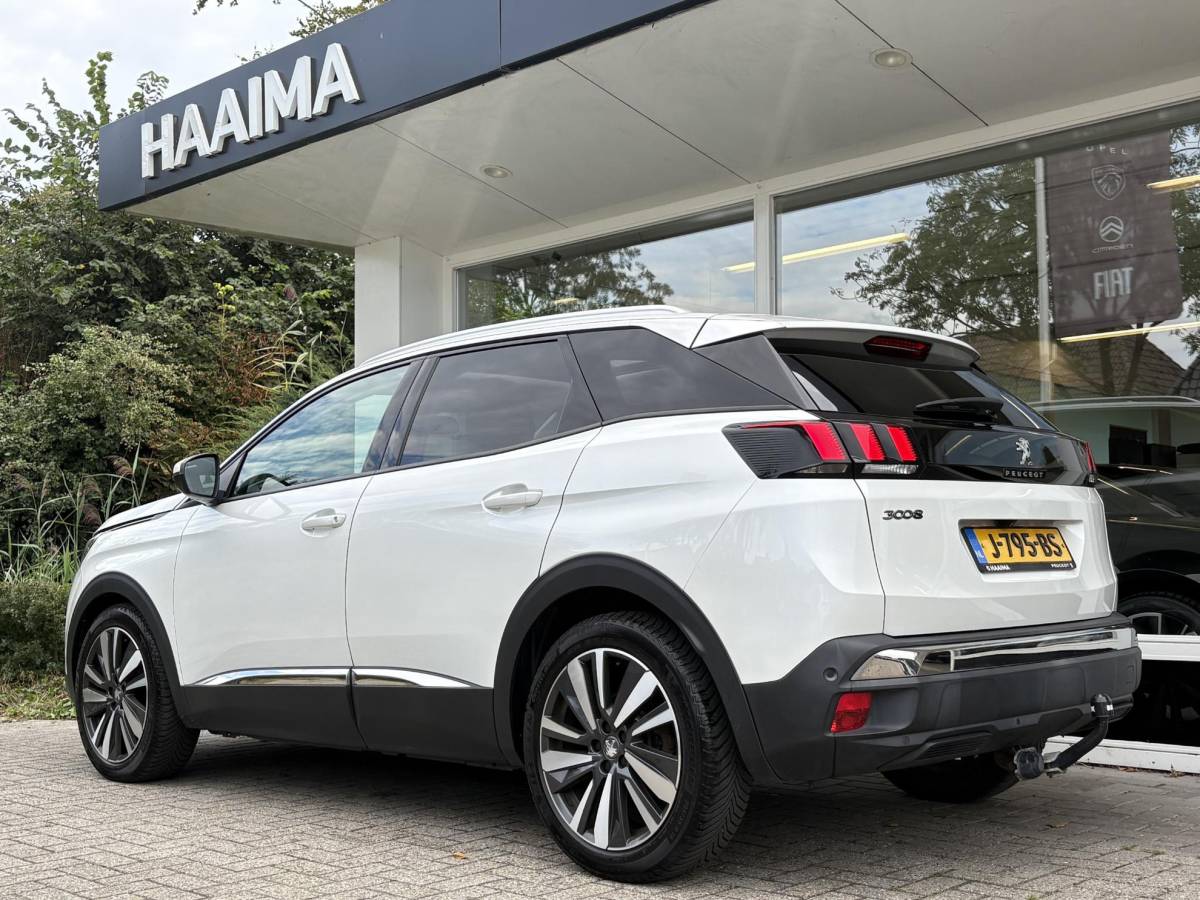 Peugeot 3008 Peugeot 3008 1.2T Automaat Allure Avantage | Schuif-/kanteldak | Dealeronderhouden | AGR Comfortstoelen met geheugen | Trekhaak | Elektr. achterklep | Navigatie | Achteruitrijcamera