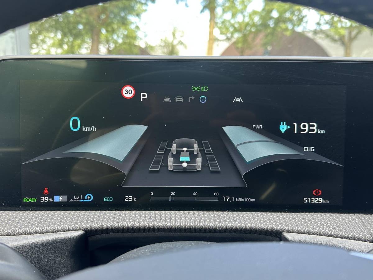 Kia EV6 Kia EV6 Plus AWD 77.4 kWh SOH 100%| KIA GARANTIE T/M 06-2029 | 360 CAMERA| STOELVERWARMING + VENTILATIE| MEMORY STOEL| HEAD-UP DISPLAY| DEALER ONDERHOUDEN| MERIDIAN AUDIO| VOL OPTIES|