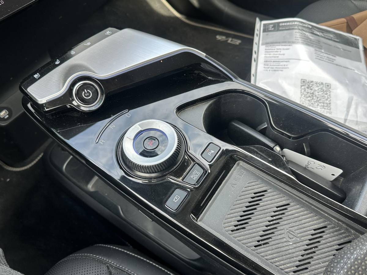 Kia EV6 Kia EV6 Plus AWD 77.4 kWh SOH 100%| KIA GARANTIE T/M 06-2029 | 360 CAMERA| STOELVERWARMING + VENTILATIE| MEMORY STOEL| HEAD-UP DISPLAY| DEALER ONDERHOUDEN| MERIDIAN AUDIO| VOL OPTIES|