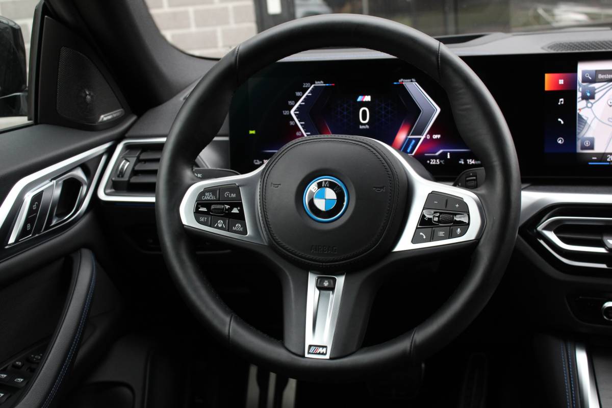 BMW i4 BMW i4 eDrive40 High Executive 84 kWh / Harman Kardon / SOH 94.3% / N.A.P.