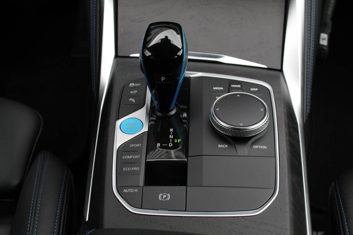 BMW i4 BMW i4 eDrive40 High Executive 84 kWh / Harman Kardon / SOH 94.3% / N.A.P.
