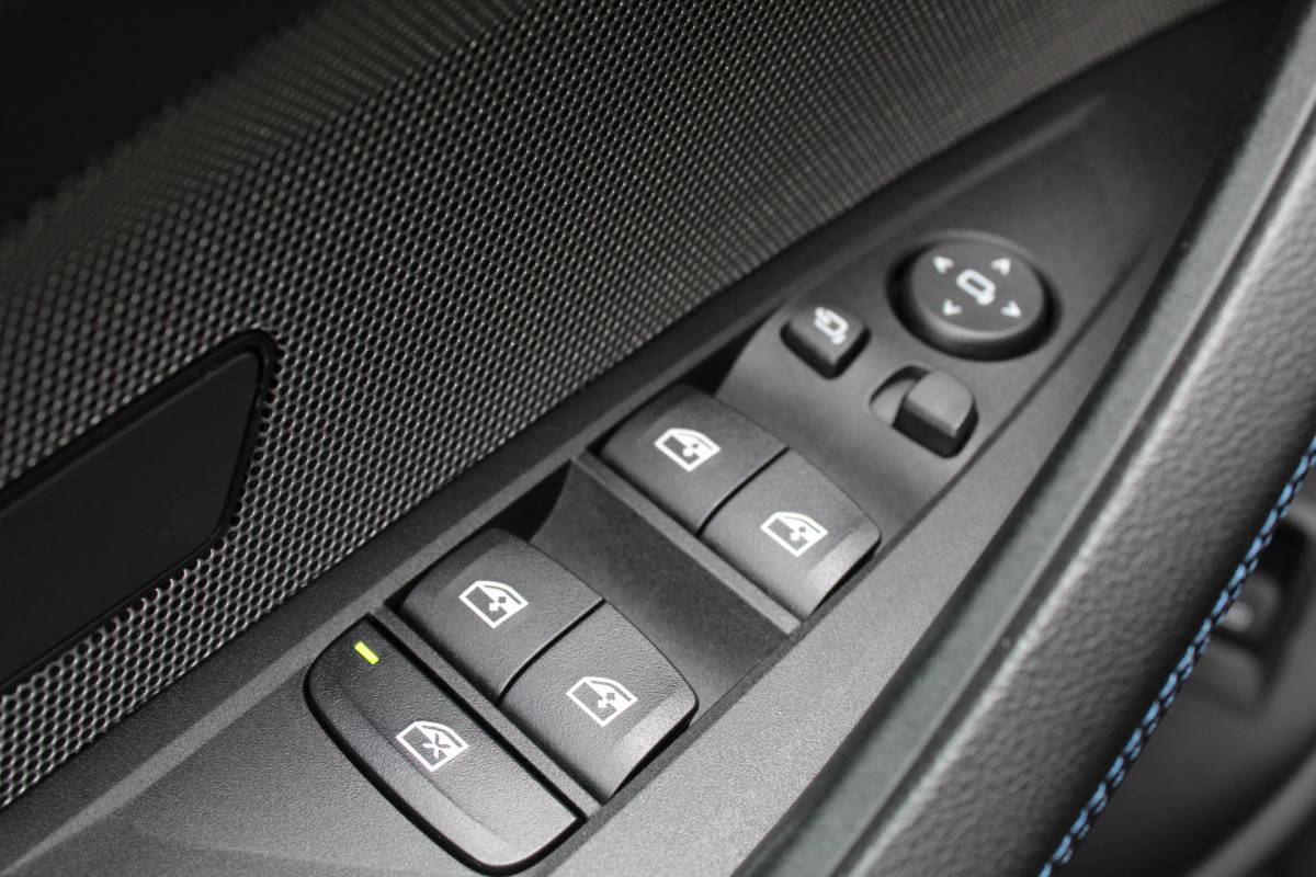 BMW i4 BMW i4 eDrive40 High Executive 84 kWh / Harman Kardon / SOH 94.3% / N.A.P.