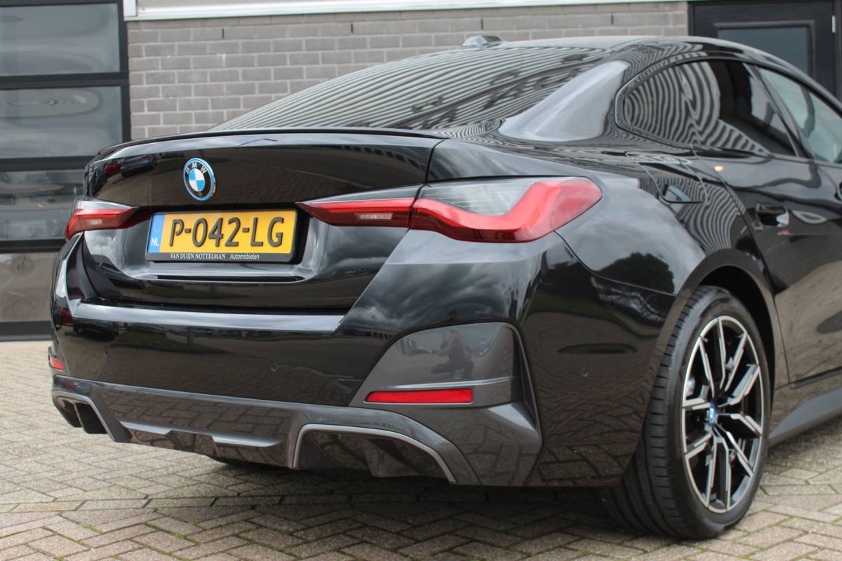 BMW i4 BMW i4 eDrive40 High Executive 84 kWh / Harman Kardon / SOH 94.3% / N.A.P.