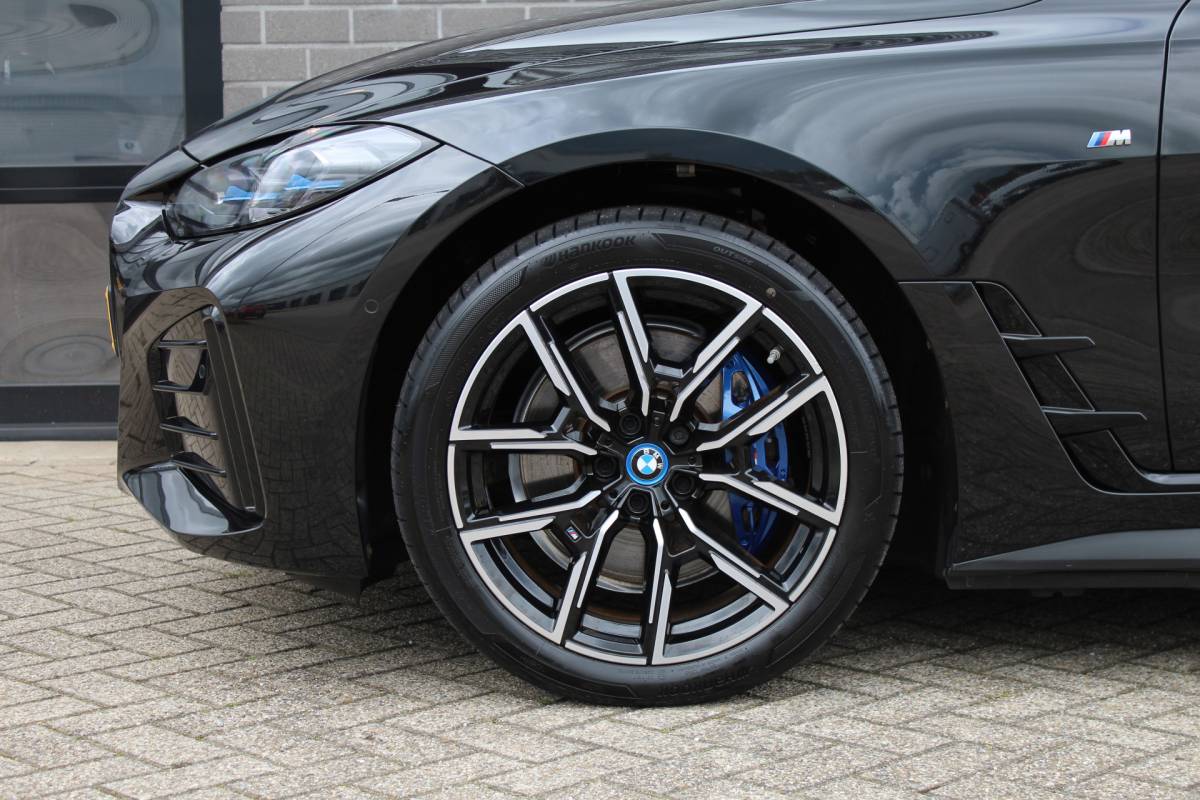 BMW i4 BMW i4 eDrive40 High Executive 84 kWh / Harman Kardon / SOH 94.3% / N.A.P.