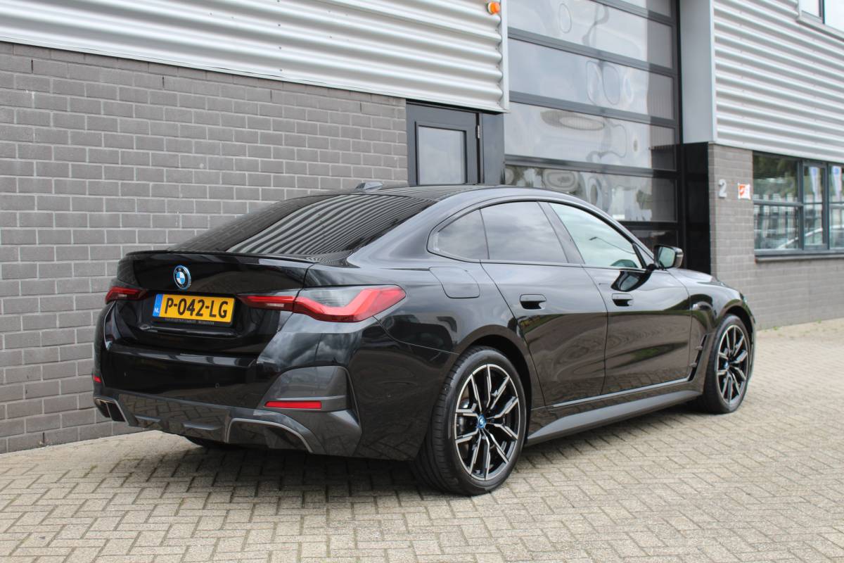 BMW i4 BMW i4 eDrive40 High Executive 84 kWh / Harman Kardon / SOH 94.3% / N.A.P.