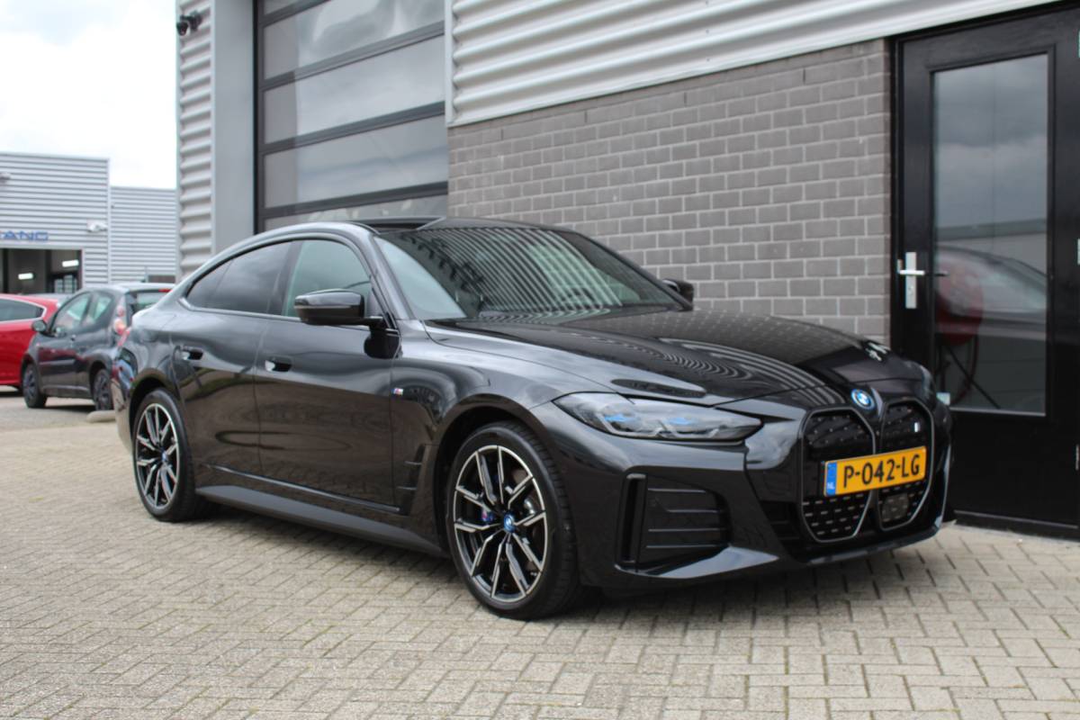 BMW i4 BMW i4 eDrive40 High Executive 84 kWh / Harman Kardon / SOH 94.3% / N.A.P.
