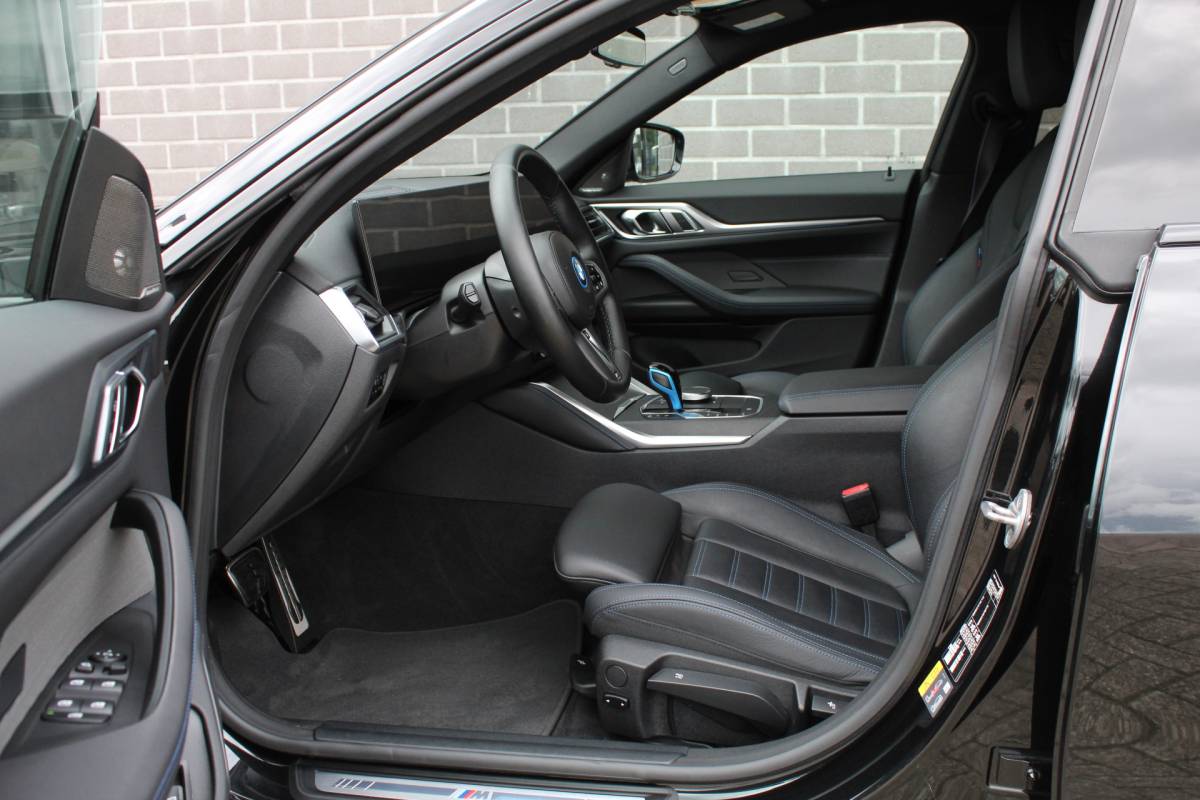 BMW i4 BMW i4 eDrive40 High Executive 84 kWh / Harman Kardon / SOH 94.3% / N.A.P.