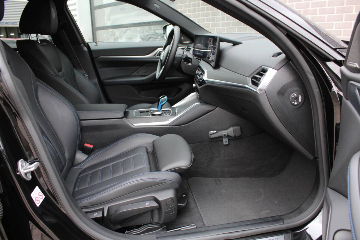 BMW i4 BMW i4 eDrive40 High Executive 84 kWh / Harman Kardon / SOH 94.3% / N.A.P.