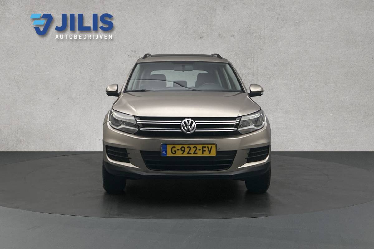Volkswagen Tiguan Volkswagen Tiguan 1.4 TSI Easyline | Trekhaak | Panoramadak | Airco | Parkeersensoren