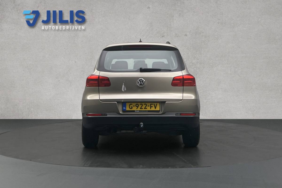Volkswagen Tiguan Volkswagen Tiguan 1.4 TSI Easyline | Trekhaak | Panoramadak | Airco | Parkeersensoren