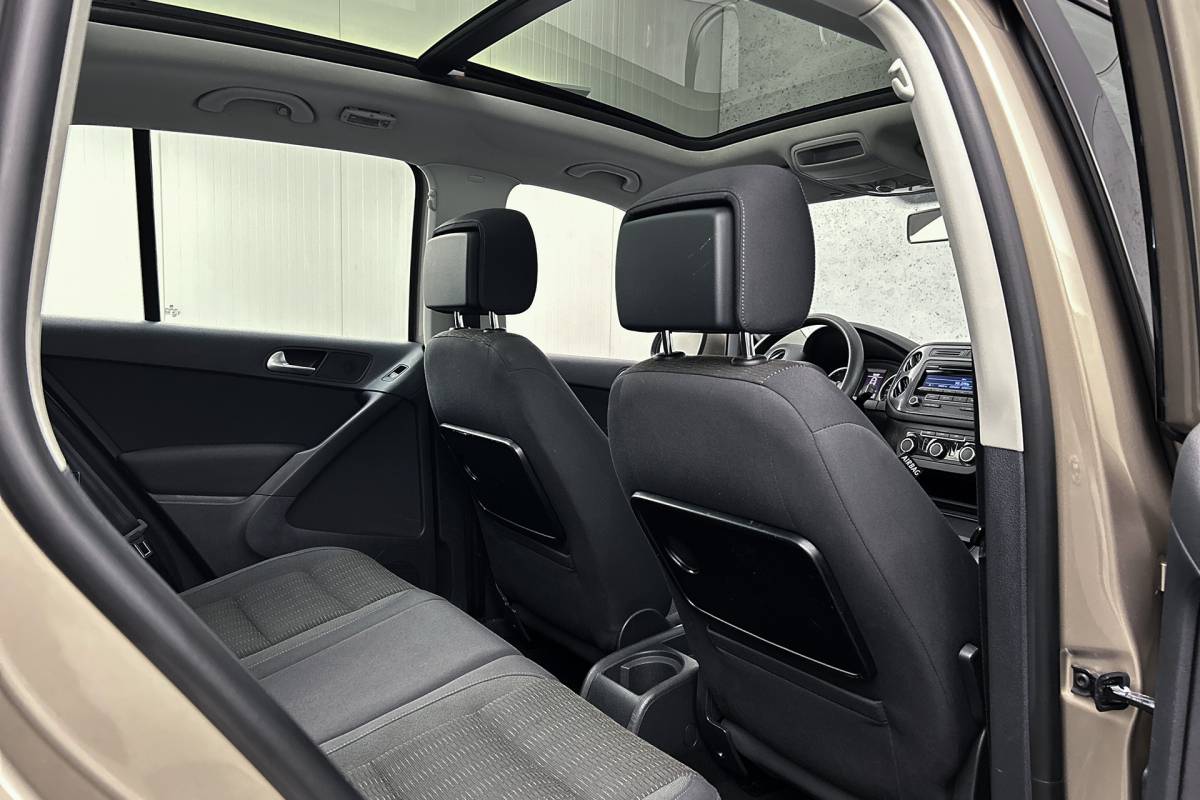 Volkswagen Tiguan Volkswagen Tiguan 1.4 TSI Easyline | Trekhaak | Panoramadak | Airco | Parkeersensoren