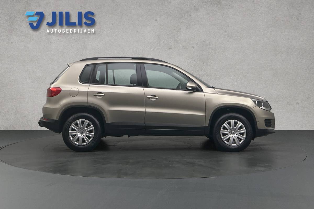 Volkswagen Tiguan Volkswagen Tiguan 1.4 TSI Easyline | Trekhaak | Panoramadak | Airco | Parkeersensoren
