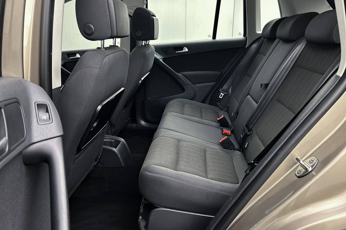 Volkswagen Tiguan Volkswagen Tiguan 1.4 TSI Easyline | Trekhaak | Panoramadak | Airco | Parkeersensoren