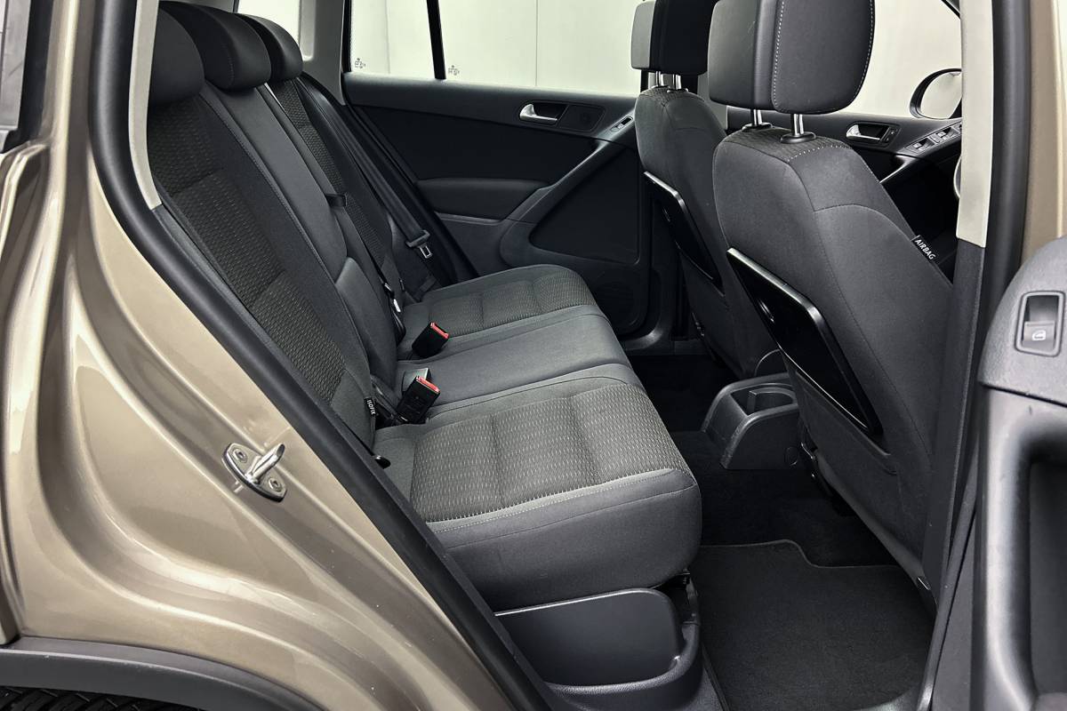 Volkswagen Tiguan Volkswagen Tiguan 1.4 TSI Easyline | Trekhaak | Panoramadak | Airco | Parkeersensoren