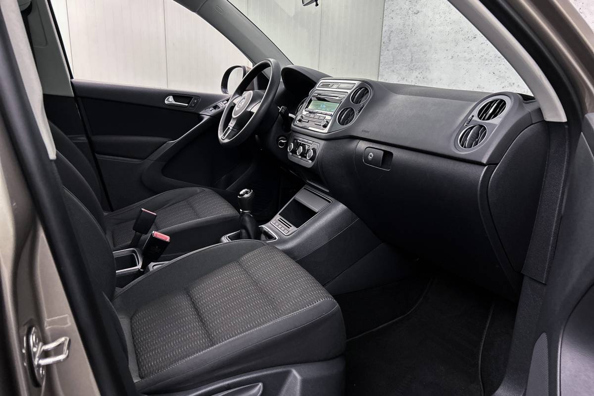 Volkswagen Tiguan Volkswagen Tiguan 1.4 TSI Easyline | Trekhaak | Panoramadak | Airco | Parkeersensoren