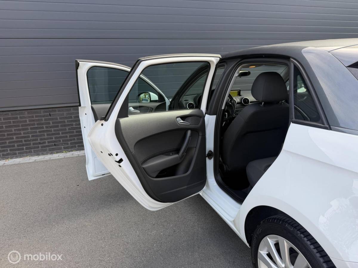 Audi A1 Sportback Audi A1 Sportback 1.0 TFSI  S-Tronic Sport CLIMA*CRUISE*NAV*PDC*STOELVERW