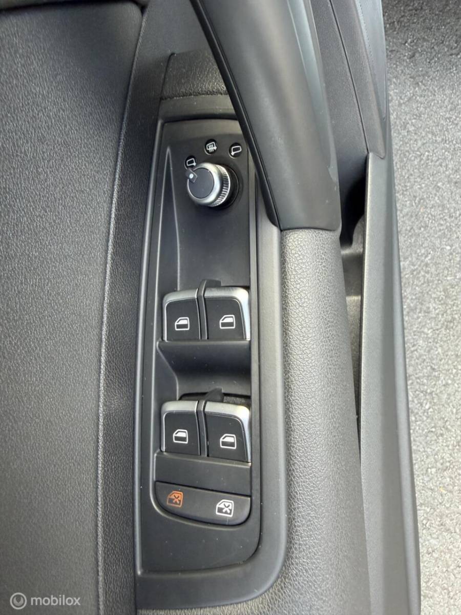 Audi A1 Sportback Audi A1 Sportback 1.0 TFSI  S-Tronic Sport CLIMA*CRUISE*NAV*PDC*STOELVERW