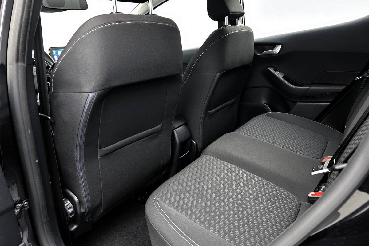 Ford Fiesta Ford Fiesta 1.0 EcoBoost Hybrid Titanium | Navigatie | LED koplampen