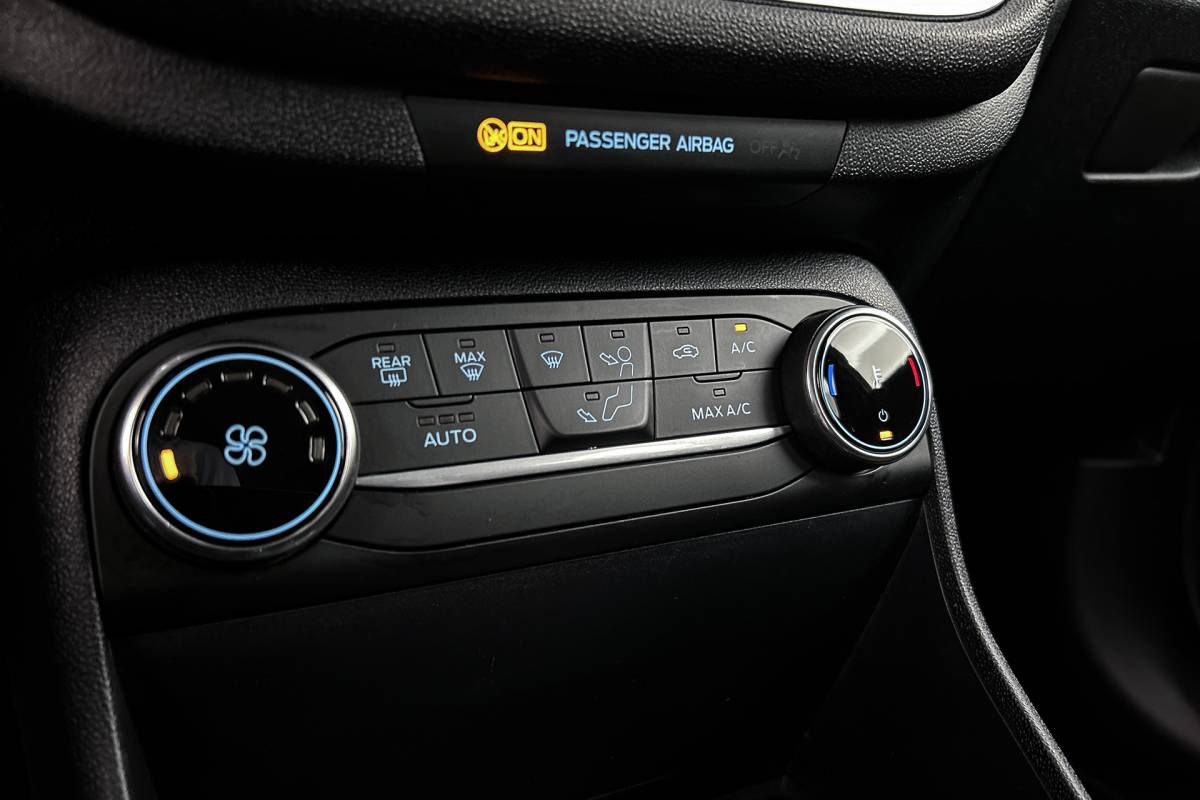 Ford Fiesta Ford Fiesta 1.0 EcoBoost Hybrid Titanium | Navigatie | LED koplampen